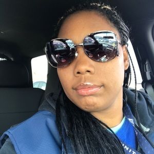 Meet your Posher, Keli